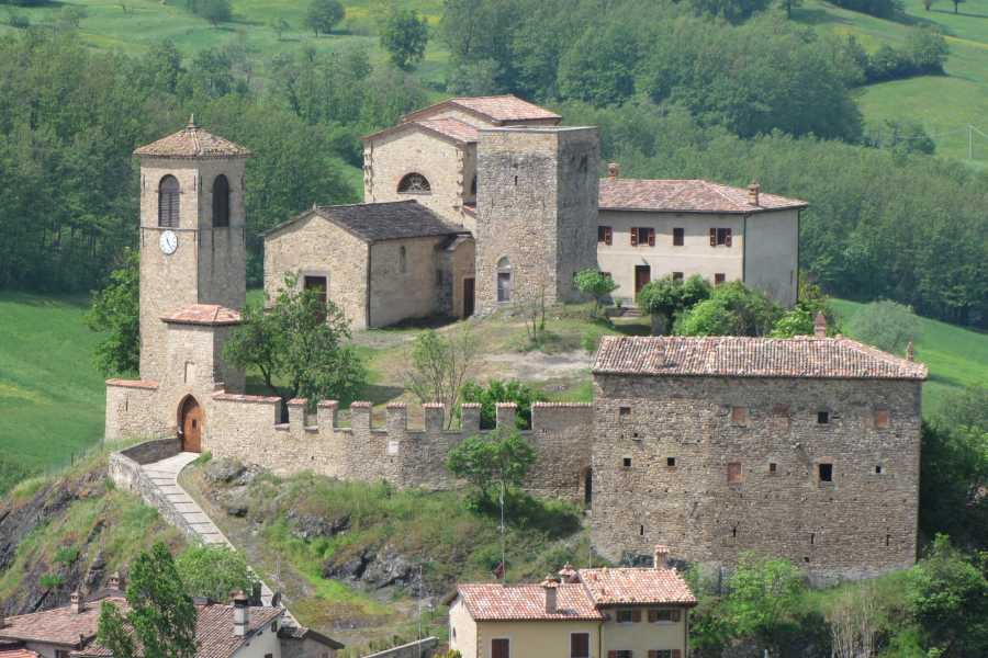 Pompeano castle in serramazzoni - a journeys among villas and castles