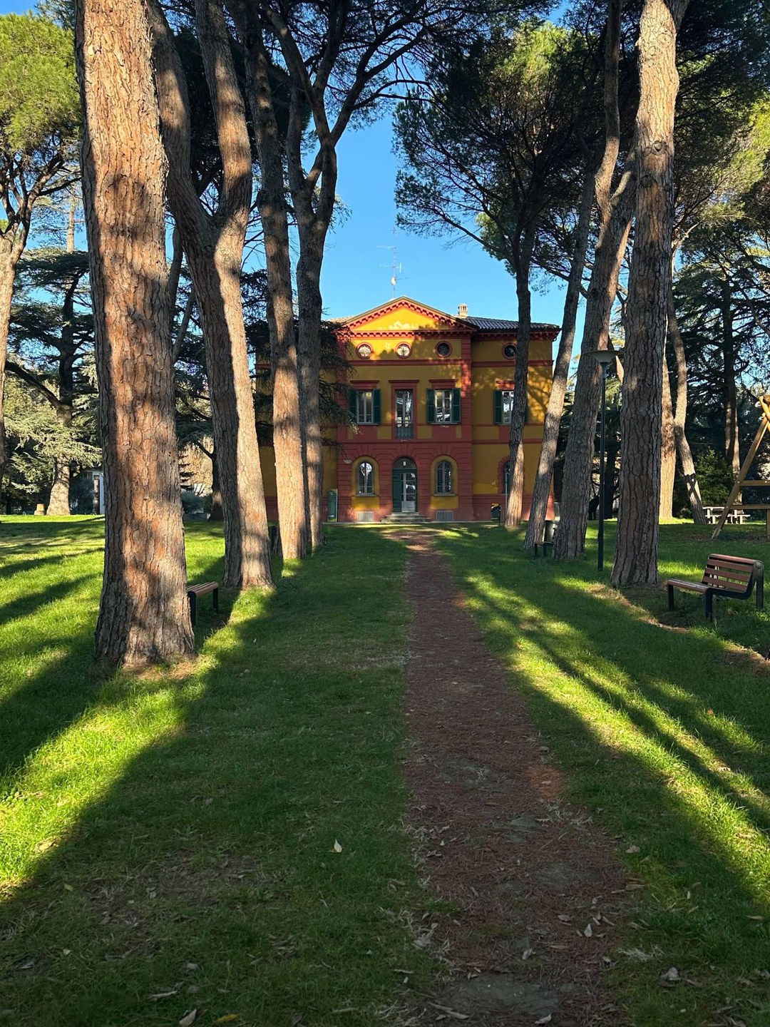 Between history and legend: Villa and Park Manusardi - A journey among villas and castle