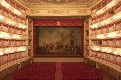Guided tour to Teatro Comunale Luciano Pavarotti