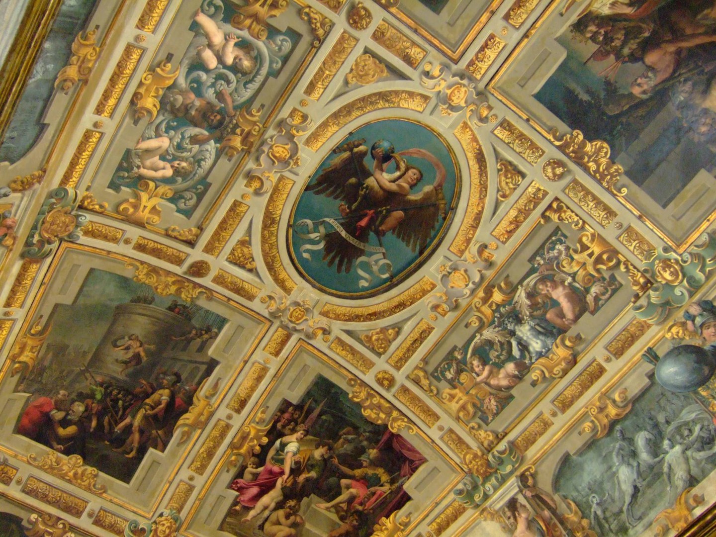 Historical rooms of the Palazzo Comunale of Modena - reservation