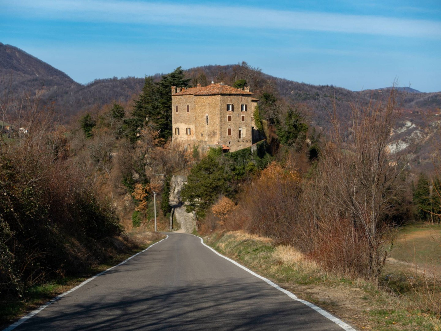 Montorium Tower - A journey among Villas and Castles