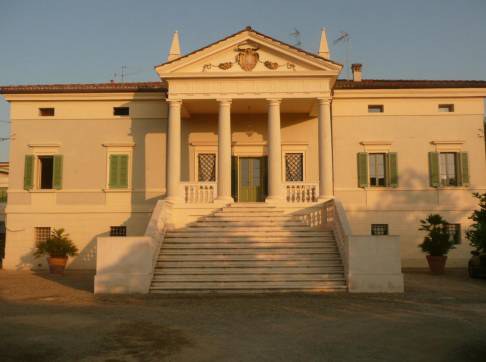 Villa Modoni - A journey among villas and castles