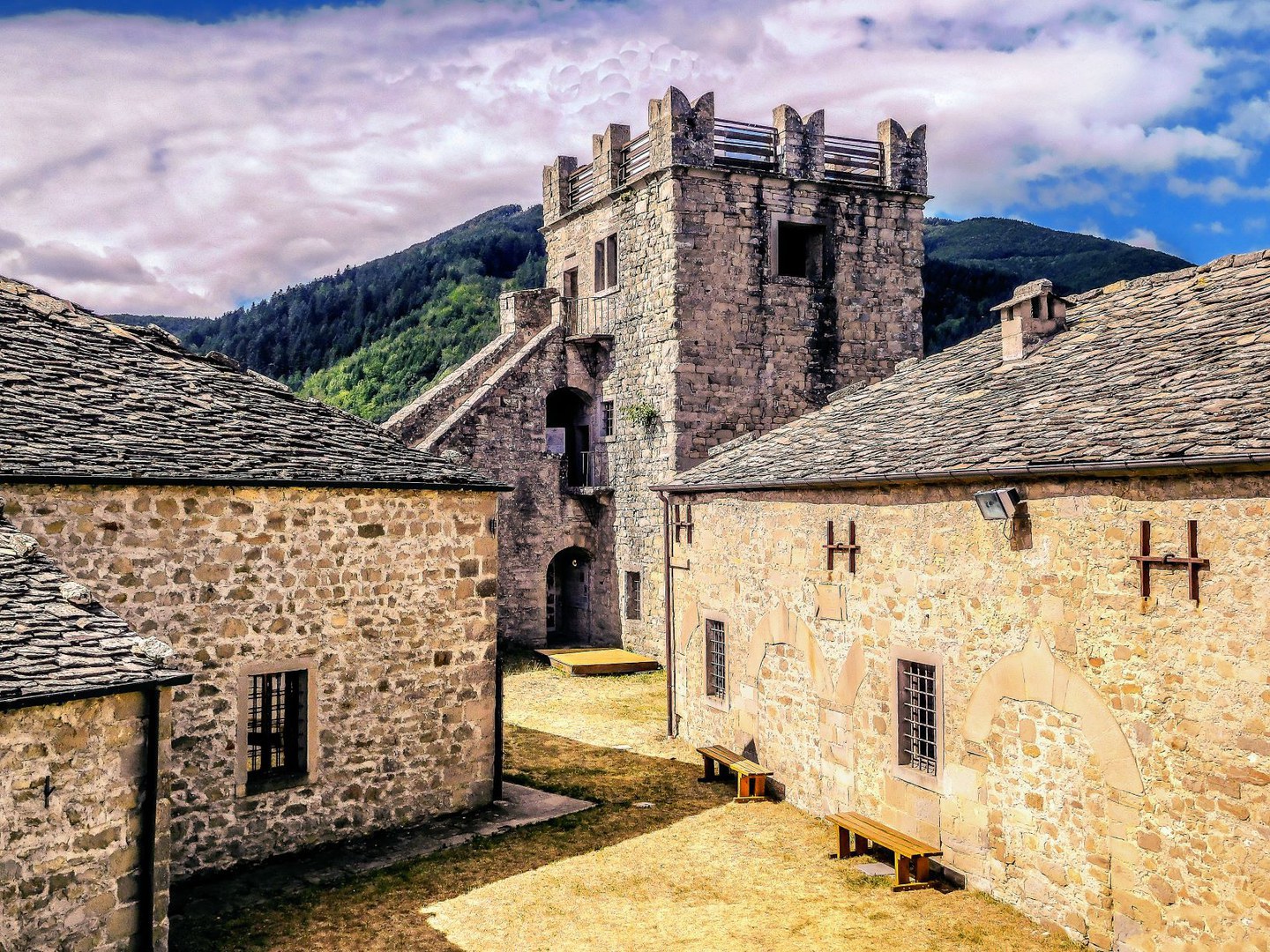 Castles in the Apennines