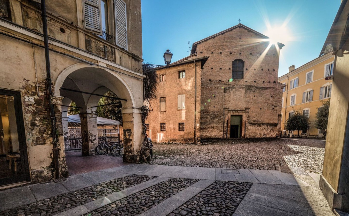A walk trough Modena's most beautiful piazzas