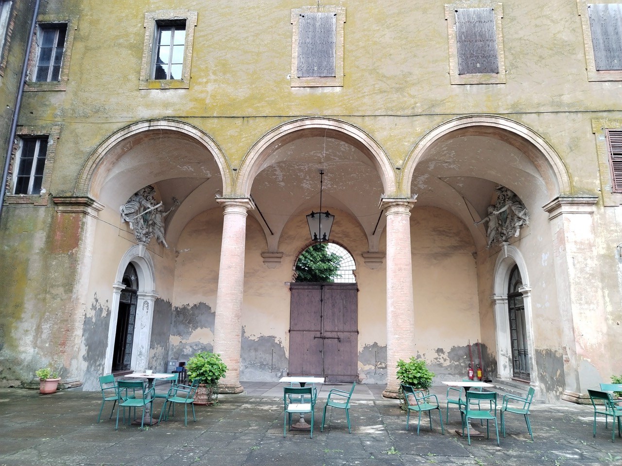 12-Loggia e corte interna - dimensioni grandi.jpeg