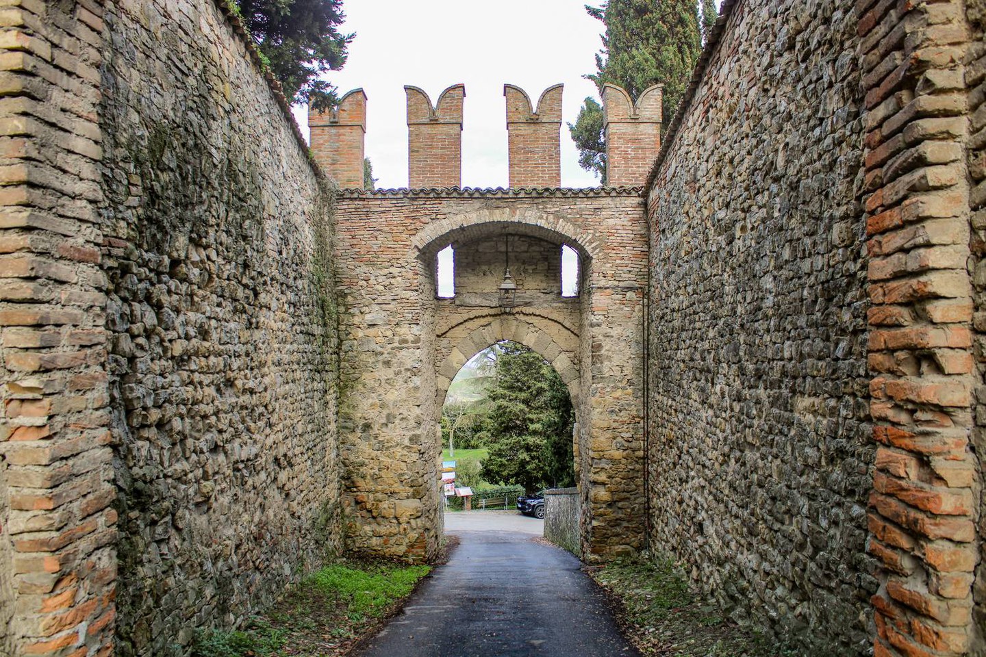 Castello di Serravalle - Alla scoperta di Ville e Castelli