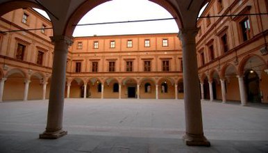 Carpi. Palazzo Pio, cortile interno, ph. Pedro Grifol.jpg