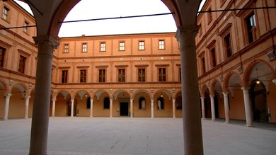 Carpi. Palazzo Pio, cortile interno, ph. Pedro Grifol.JPG