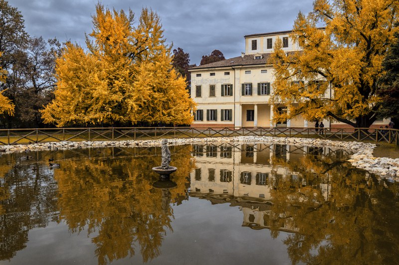 Parco Giardino Ducale Estense , Villa Aggazzotti, Le colline del Lambrusco Grasparossa