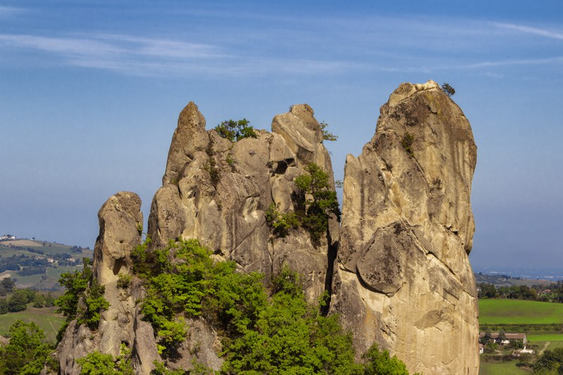 Il Lago della Ninfa a Sestola  e Il Parco Regionale dei Sassi di Roccamalatina