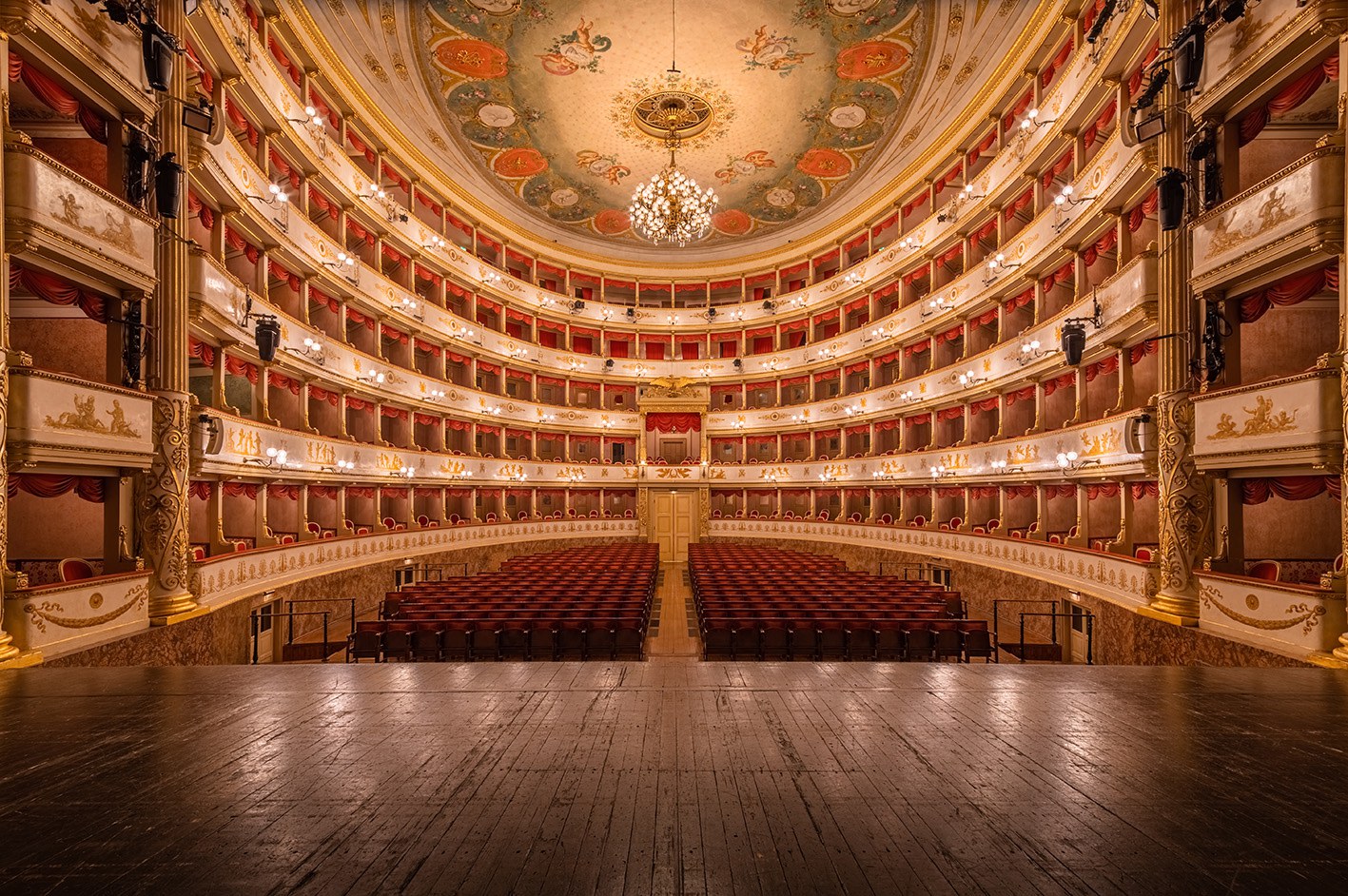 Teatro Comunale_Pavarotti_Freni di Modena (2).jpg